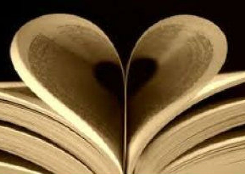 Hãy yêu sách, nó là nguồn kiến thức, chỉ có kiến thức mới là con đường sống